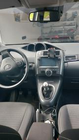 Toyota Verso-S - schwarze Toyota Verso-S