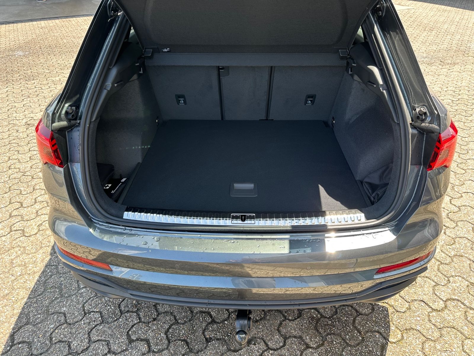 Fahrzeugabbildung Audi Q3 35 TFSI S line S Tronic Navi/Pano/AHK/GRA/18"