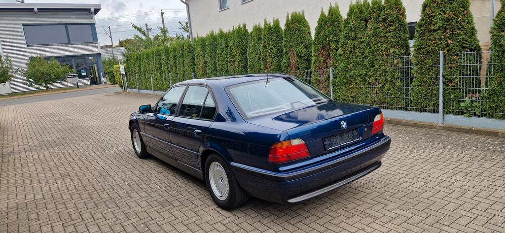 BMW 735