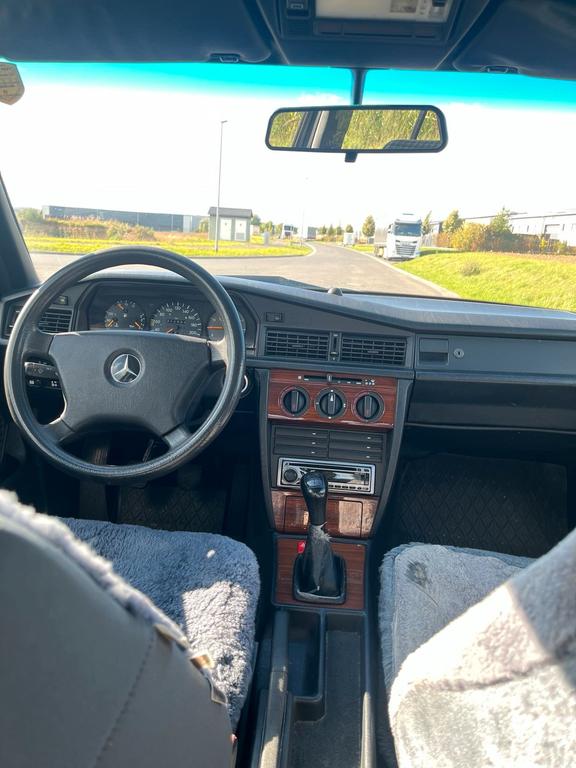 Mercedes-Benz 190