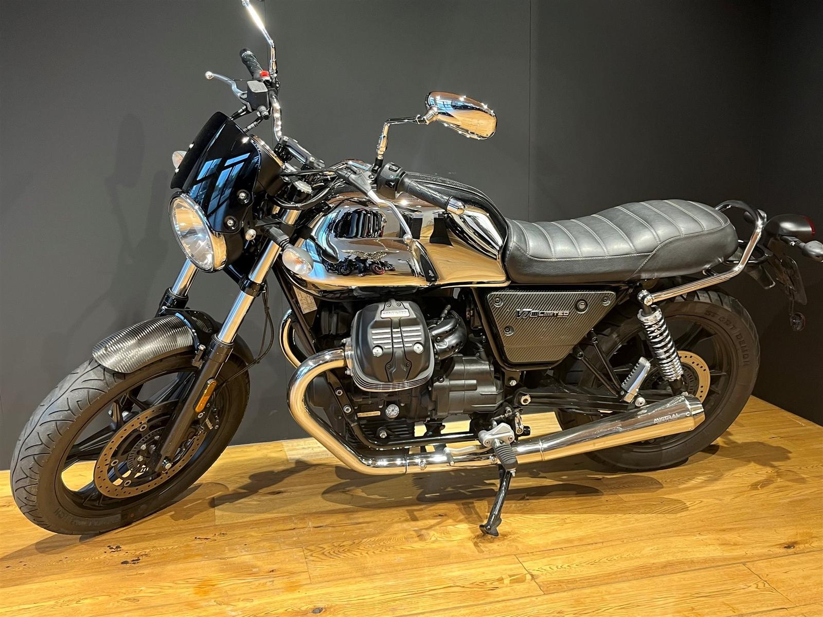Moto Guzzi V7 III Carbon Limited Edition 261/500 /Mistral