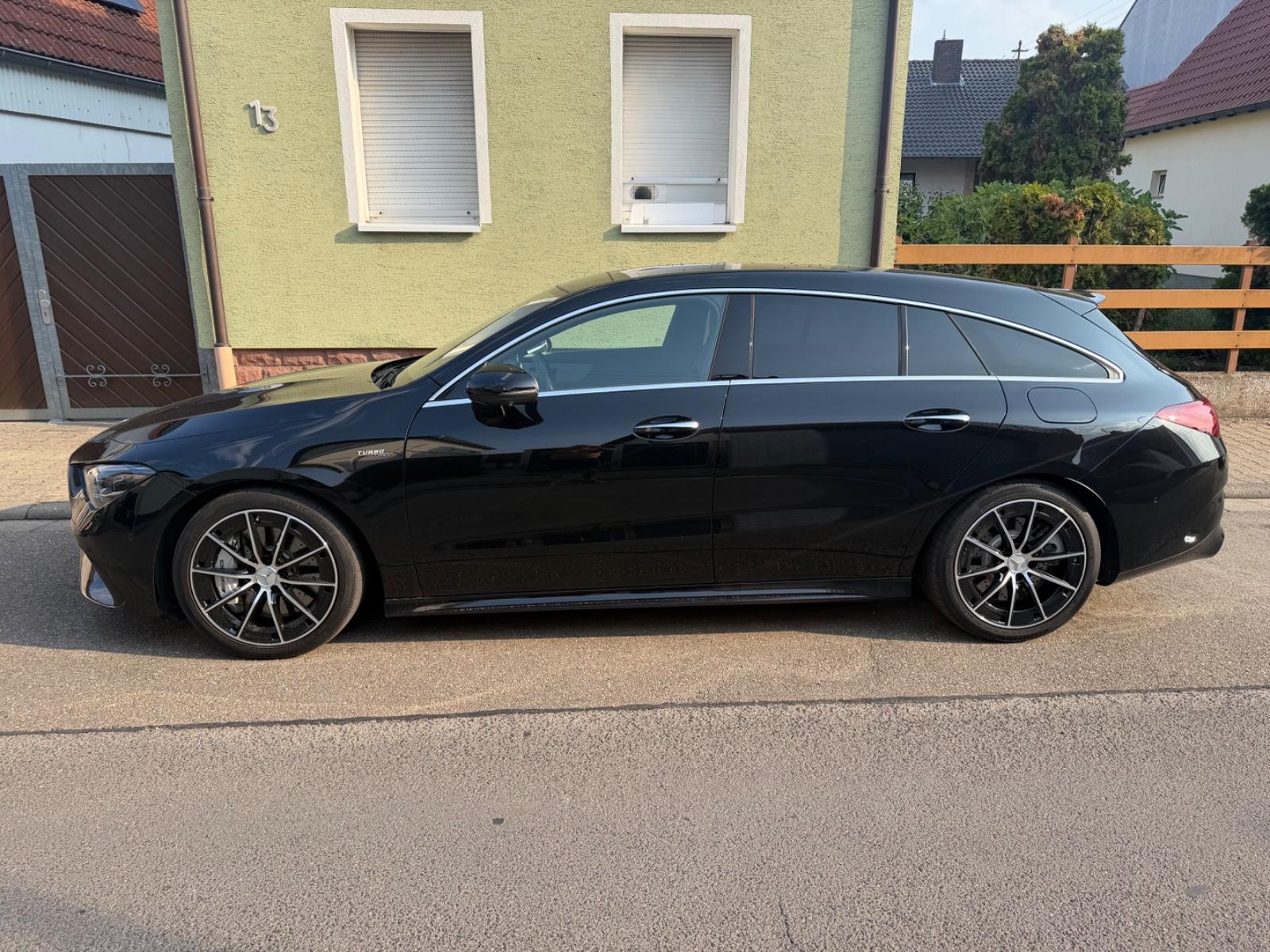 Mercedes-Benz CLA 35 AMG Shooting Break 