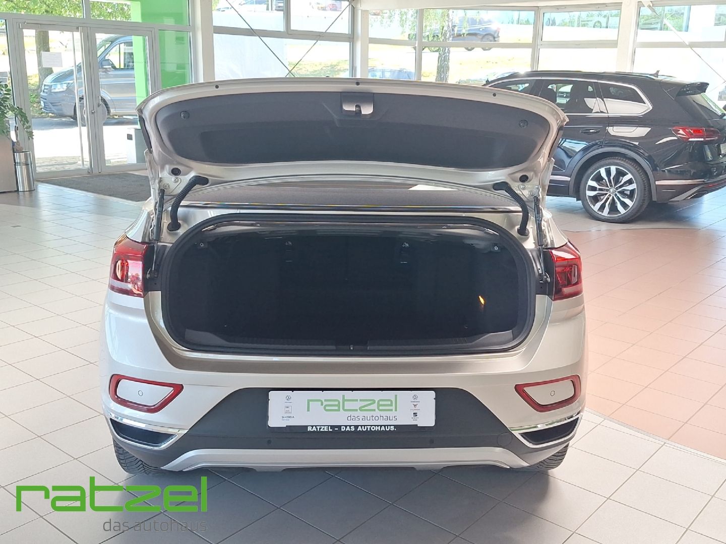 Fahrzeugabbildung Volkswagen T-Roc Cabriolet Style 1.0 TSI LED ACC App Connec