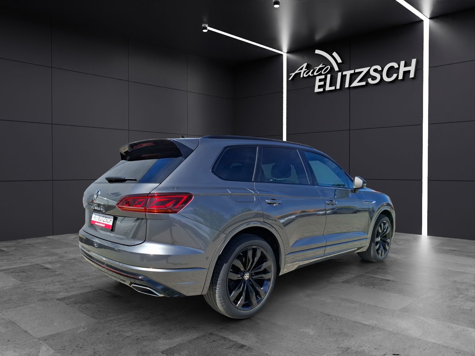 Fahrzeugabbildung Volkswagen Touareg TDI Elegance DSG 4M R-Line Matrix AHK Pa