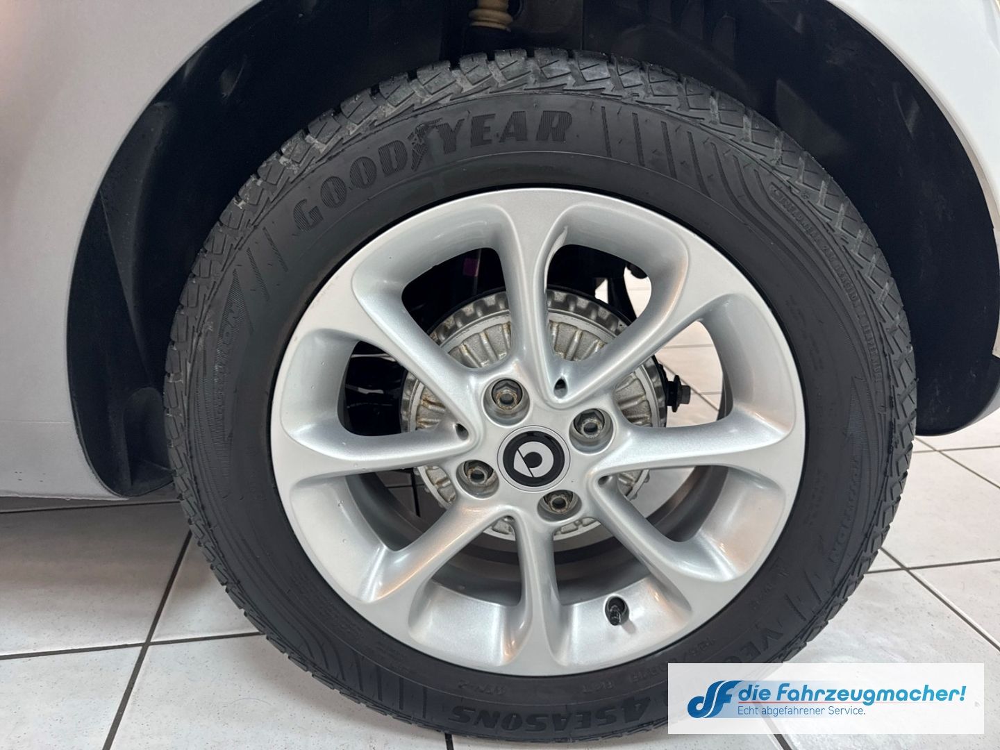 Fahrzeugabbildung Smart fortwo coupe electric drive EQ Navi Klimaautom K