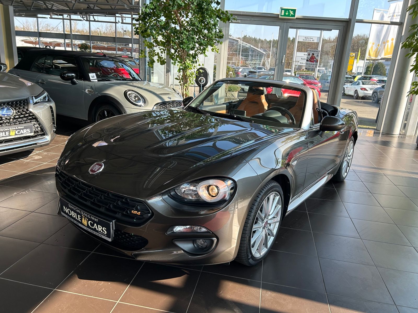 Fahrzeugabbildung Fiat 124 Spider Lusso BOSE RFK KLIMA NAVI SHZ