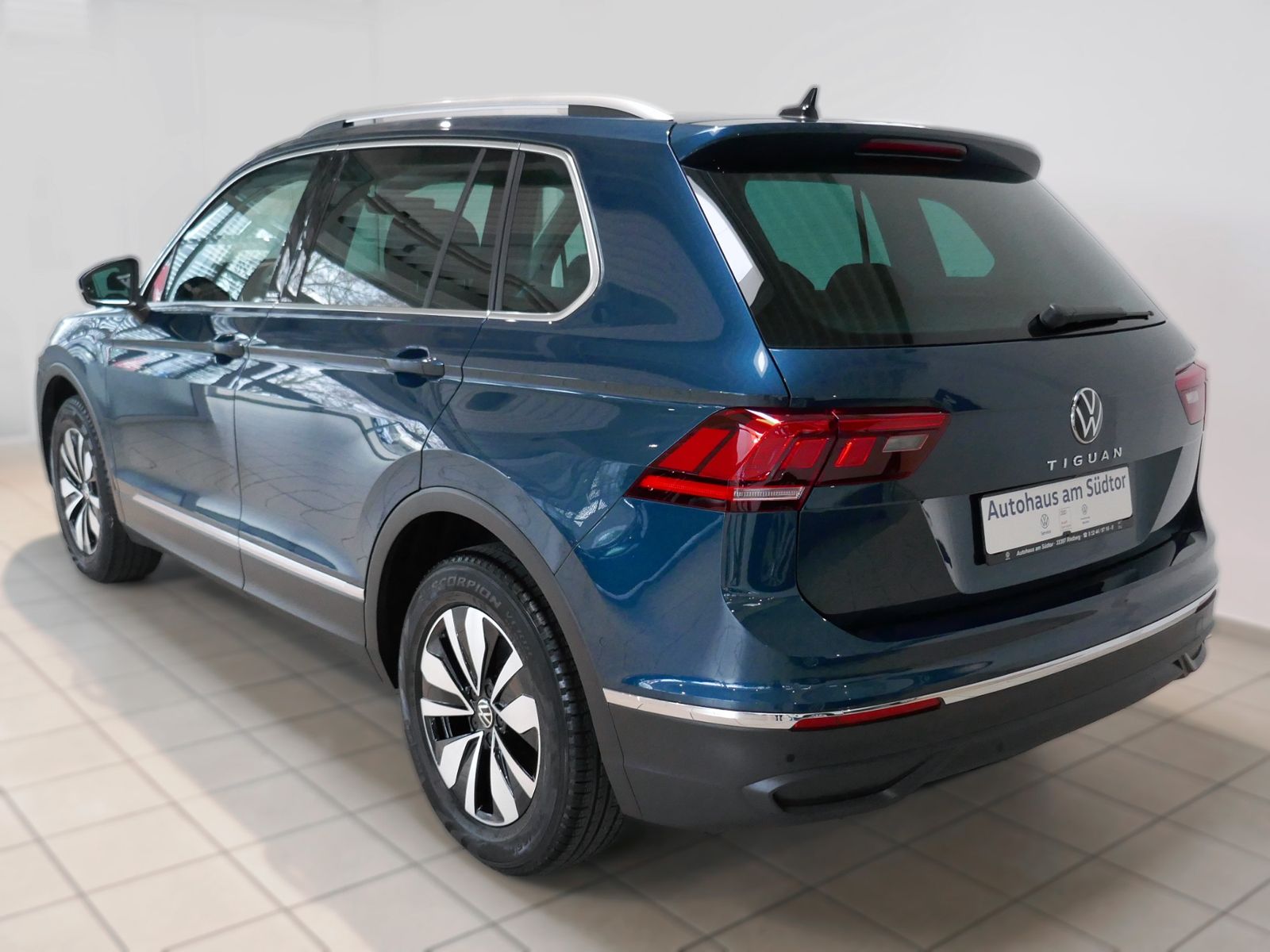 Fahrzeugabbildung Volkswagen Tiguan MOVE 1.5 TSI DSG | LED AHK RFK ACC