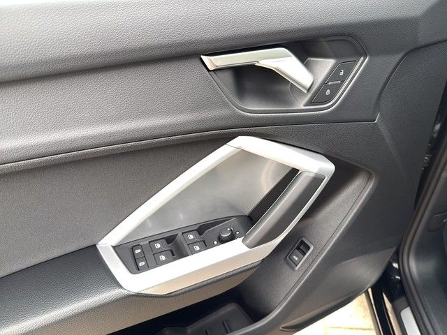 Audi Q3 35 TFSI S-tronic Advanced PANO+NAVI+PDC+LM18" foto 13