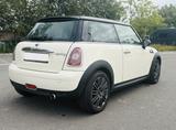 MINI Cooper Coupé - weiße MINI Coupe Serie