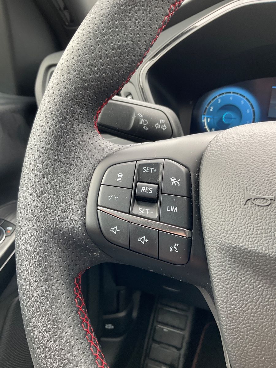 Fahrzeugabbildung Ford Kuga 1.5 EcoBoost ST-Line X,Navi,Kamera,Headup