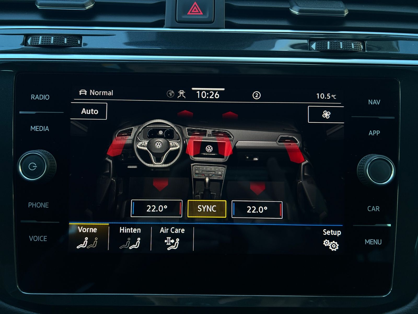 Fahrzeugabbildung Volkswagen Tiguan Elegance 2.0 TSI DSG 4MOTION *AHK, Matrix