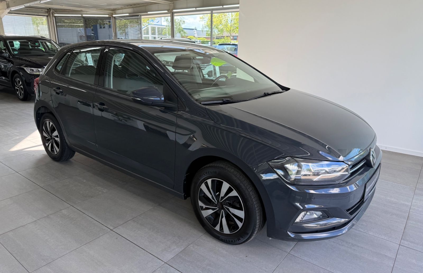 VW Polo VI*Comfl*Navi*Bluetooth*Alu*LED*