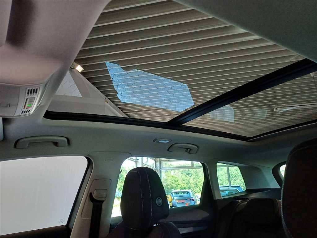 Skoda Karoq 2.0 TDI Style 4x4 PANO+LED+ACC