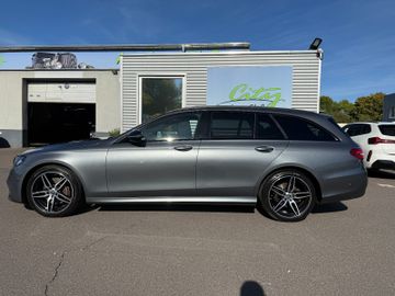Mercedes-Benz E 220 T AMG+Night+Widescreen+Multib.+Kamera+LED