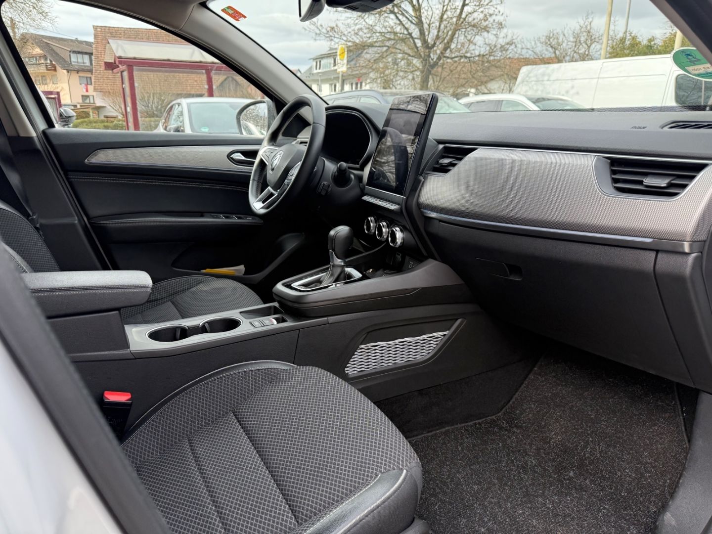 Fahrzeugabbildung Renault Arkana Techno 1.6 E-TECH Hybrid 145 Navi LED App