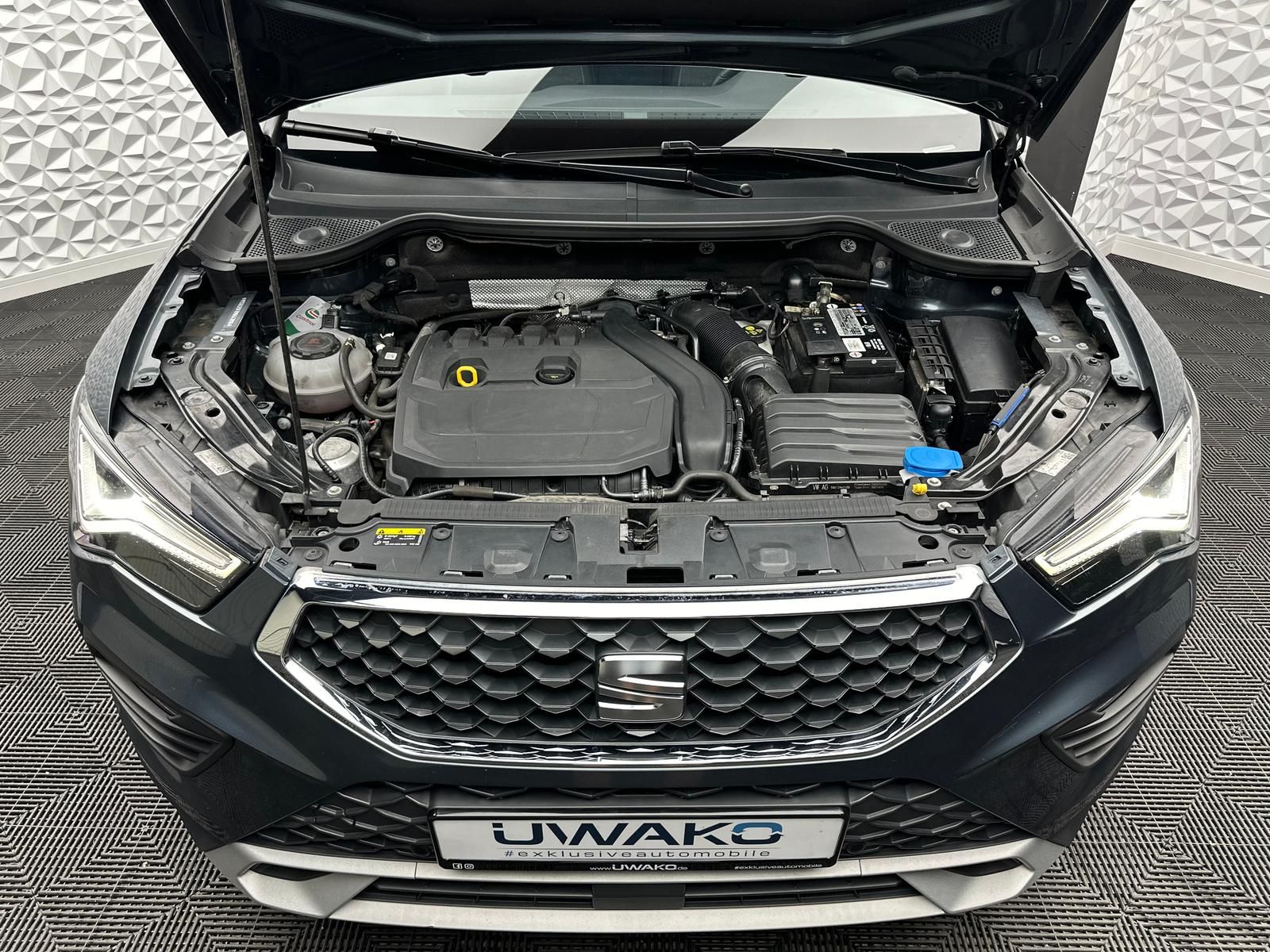 Fahrzeugabbildung SEAT ATECA 1.5TSI ANDROID/KAMERA/PDC/ACC/AHK/LED/NAVI