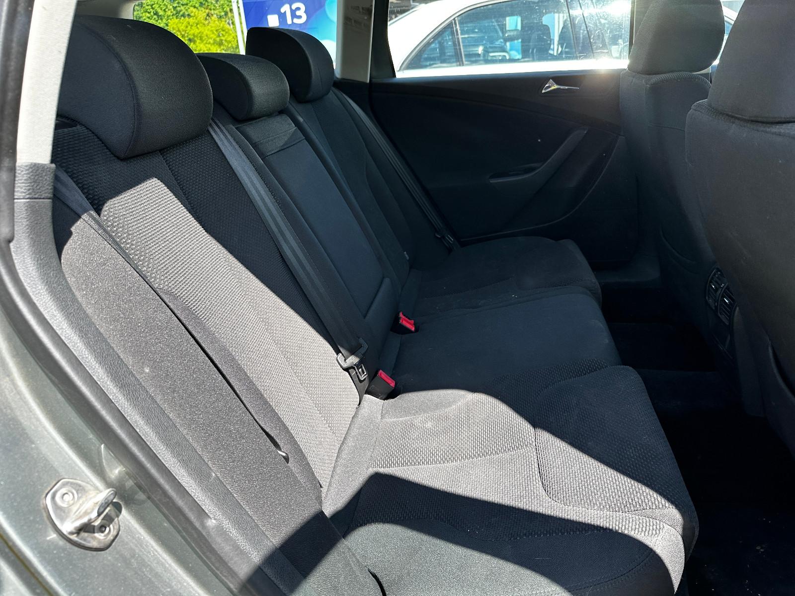 Volkswagen Passat 2006 — photo 14