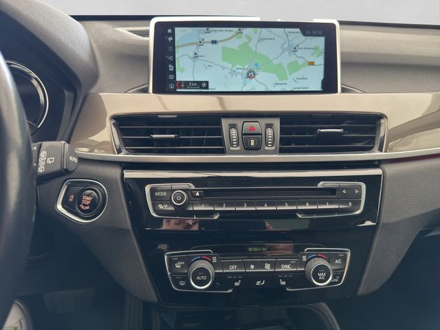 Fahrzeugabbildung BMW X1  sDrive18d xLine+EU6dT+LED+Navi+HUD+Pano+Lede