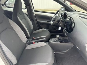 Toyota Aygo (X) - 8