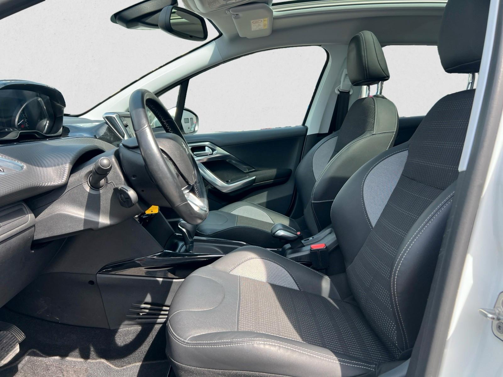 Peugeot 2008 Allure NAVI PANO SHZ AMBIENT LED