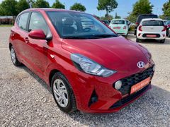 Fahrzeugabbildung Hyundai i10 1.0 SHZ KLIMA ALLWETTERREIFEN PDC RADIO USB