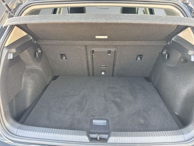 Golf VIII 2.0 TDI DSG Life LED+NAVI+ACC+SHZ+PDC+