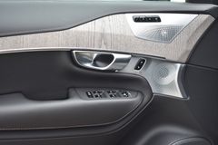 Fahrzeugabbildung Volvo XC90 B5 D Ultimate Dark AWD*LUFT*PANO*STHZ*360