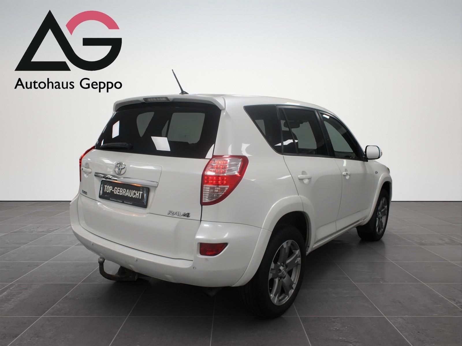 Toyota RAV 4 Executive 2.2 D-4D 150 ch BVA 4x4 – Cuir – Sièges chauffants – Caméra – Attelage – Climatisation 3 zones – Jantes 18