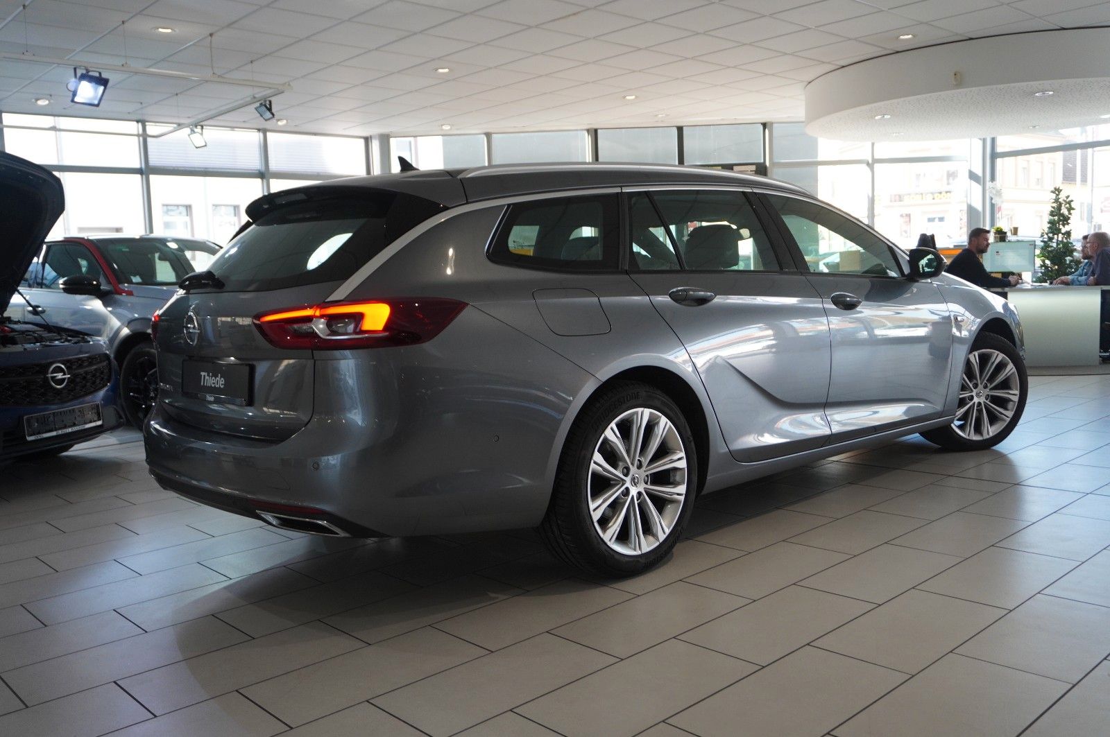 Fahrzeugabbildung Opel Insignia B ST 2.0D ELEGANCE NAVI/LED/KAMERA/DAB+