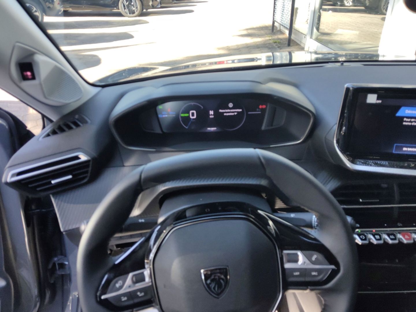 Peugeot e-208 - Bild 12