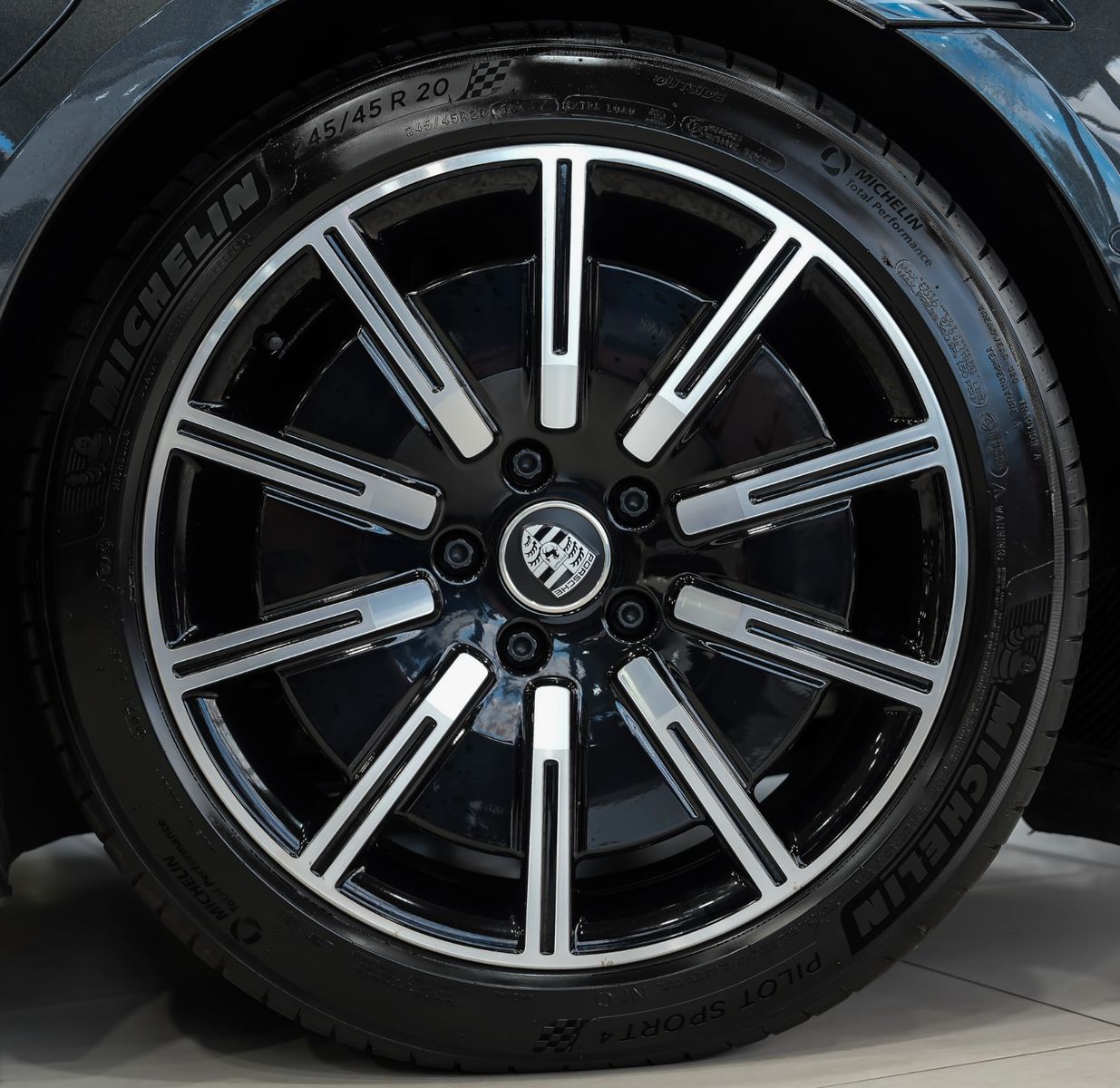 Porsche Taycan 4S SPORT-DESIGN PANO MATRIX 20 LM 1-HAND foto 13