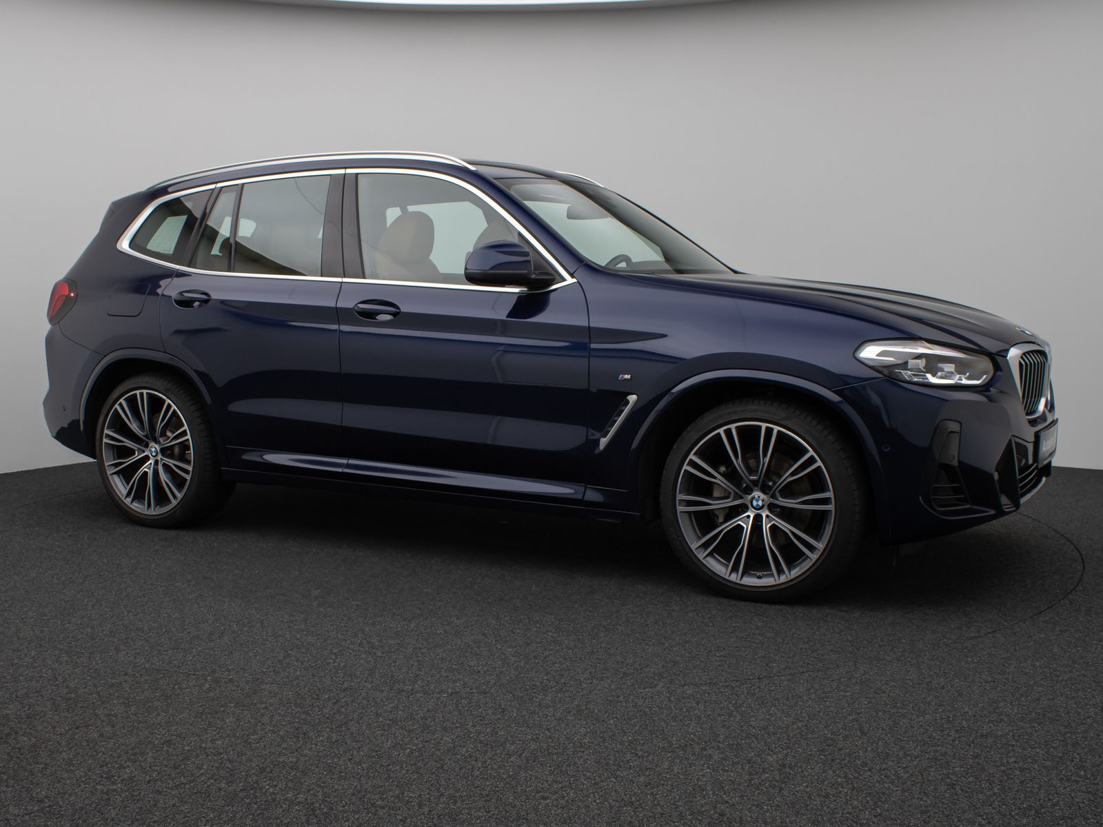 Fahrzeugabbildung BMW X3 xD30d M Sport Panoram Kamera DAB HiFi AHK 21"