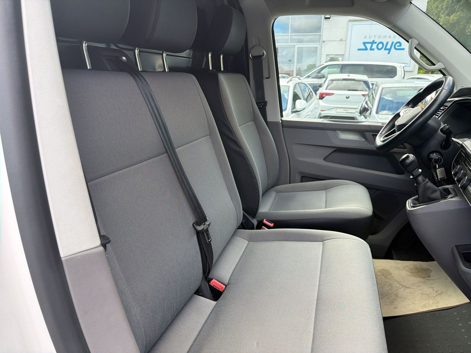 T6.1 Transporter Kasten TDi Klima LED AZV