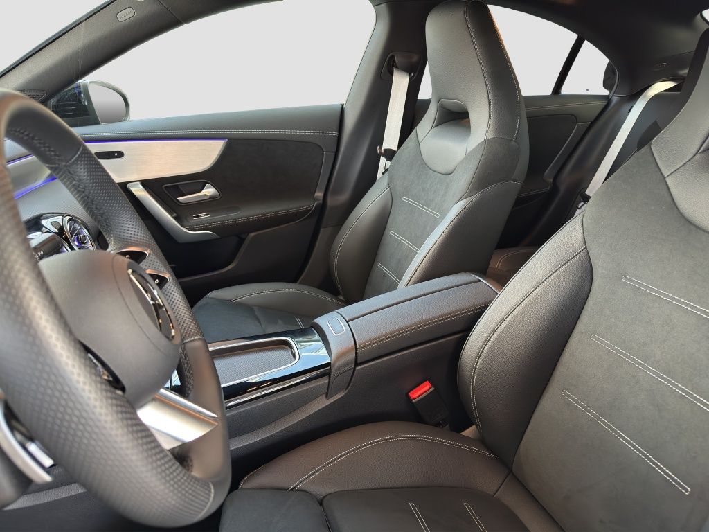 Fahrzeugabbildung Mercedes-Benz CLA 200 Coupé Fernlichtass.*KeyLess*LED*PDC*ACC
