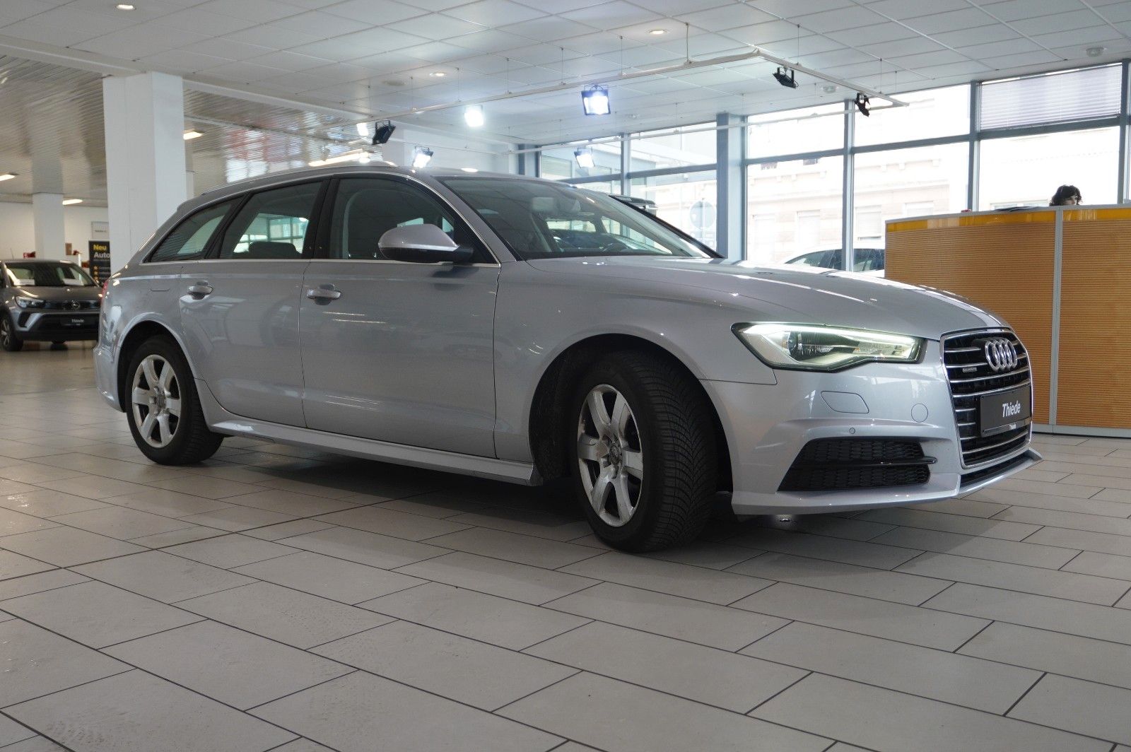 Fahrzeugabbildung Audi A6 Avant 2.0 TFSI QUATTRO NAVI/LED/KAMERA/SH/TÜV