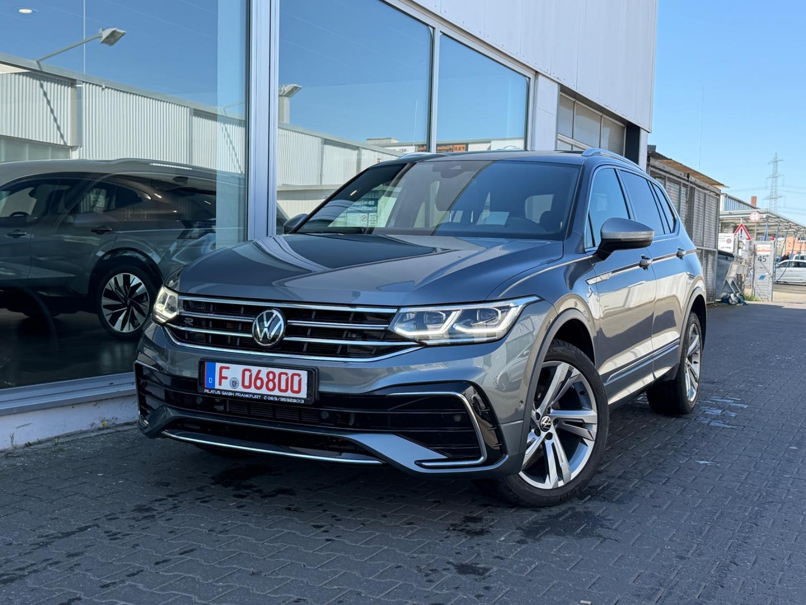 Volkswagen Tiguan Allspace R-Line 4M Matrix/7Sitze/Pano/AHK