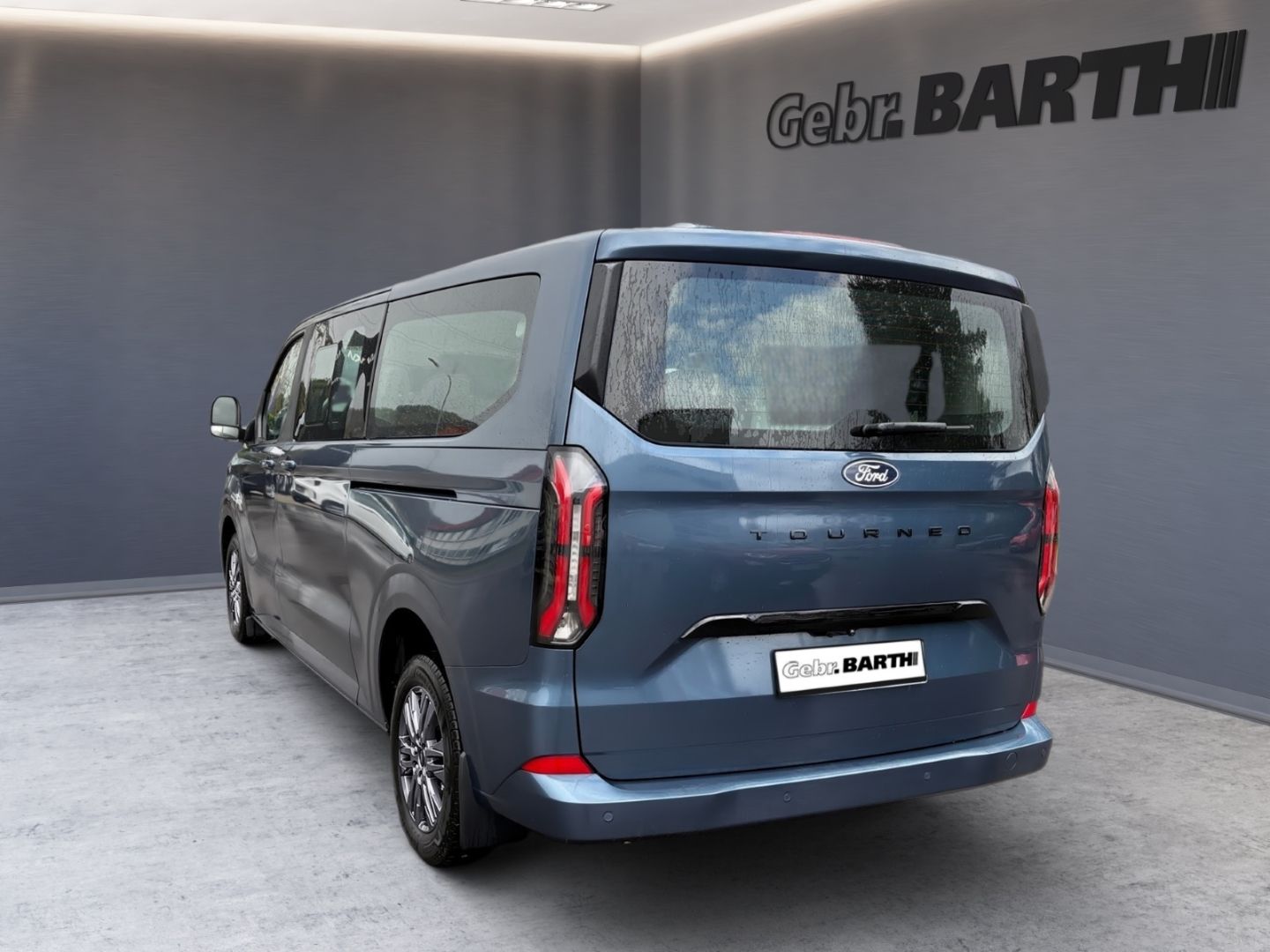 Fahrzeugabbildung Ford Tourneo Custom Bus (TTU) 320 L2 Titanium