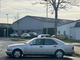 Mercedes-Benz E 230*TÜV NEU*SERVICE NEU* - Mercedes-Benz E 220 aus 1997