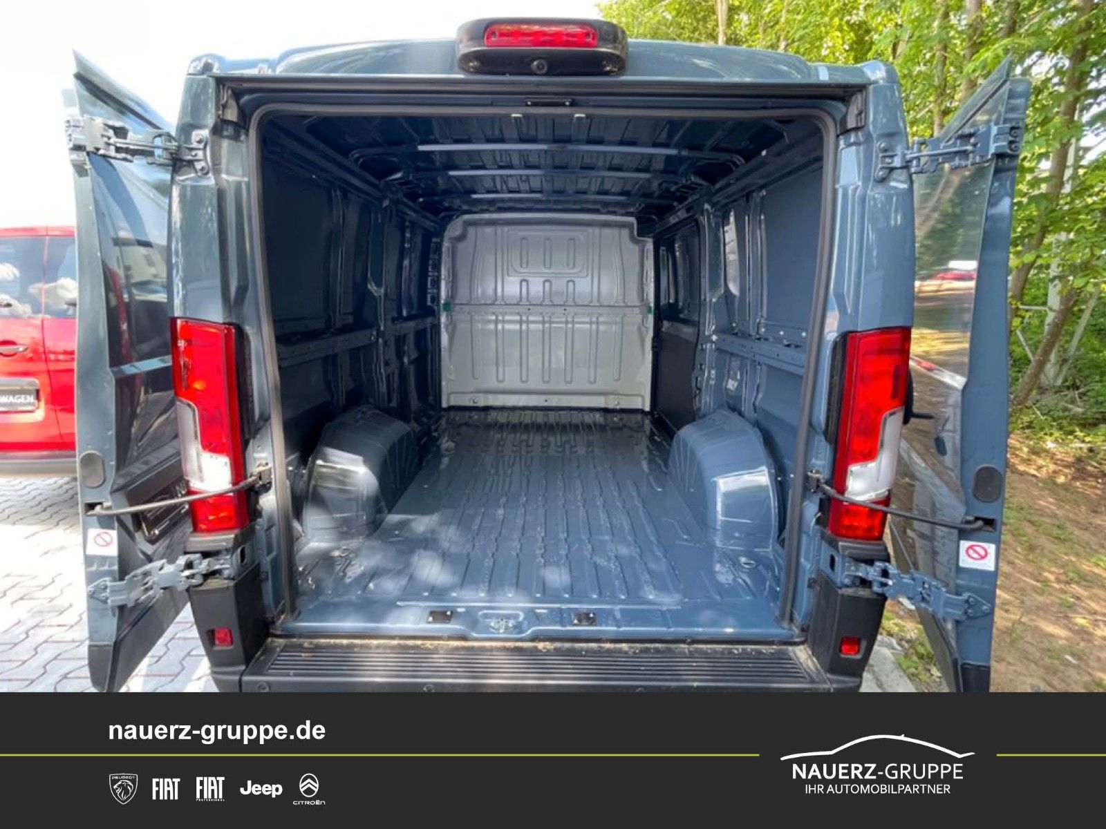 Fahrzeugabbildung Peugeot Boxer KW 328L1H1 Pro BlueHDI120