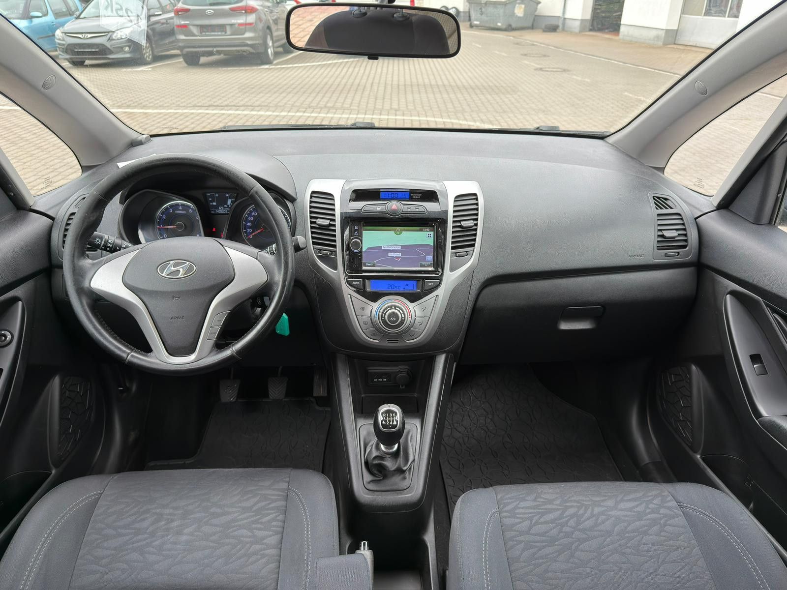 Fahrzeugabbildung Hyundai ix20 1.6 Comfort Navi*Allwetterbereifung