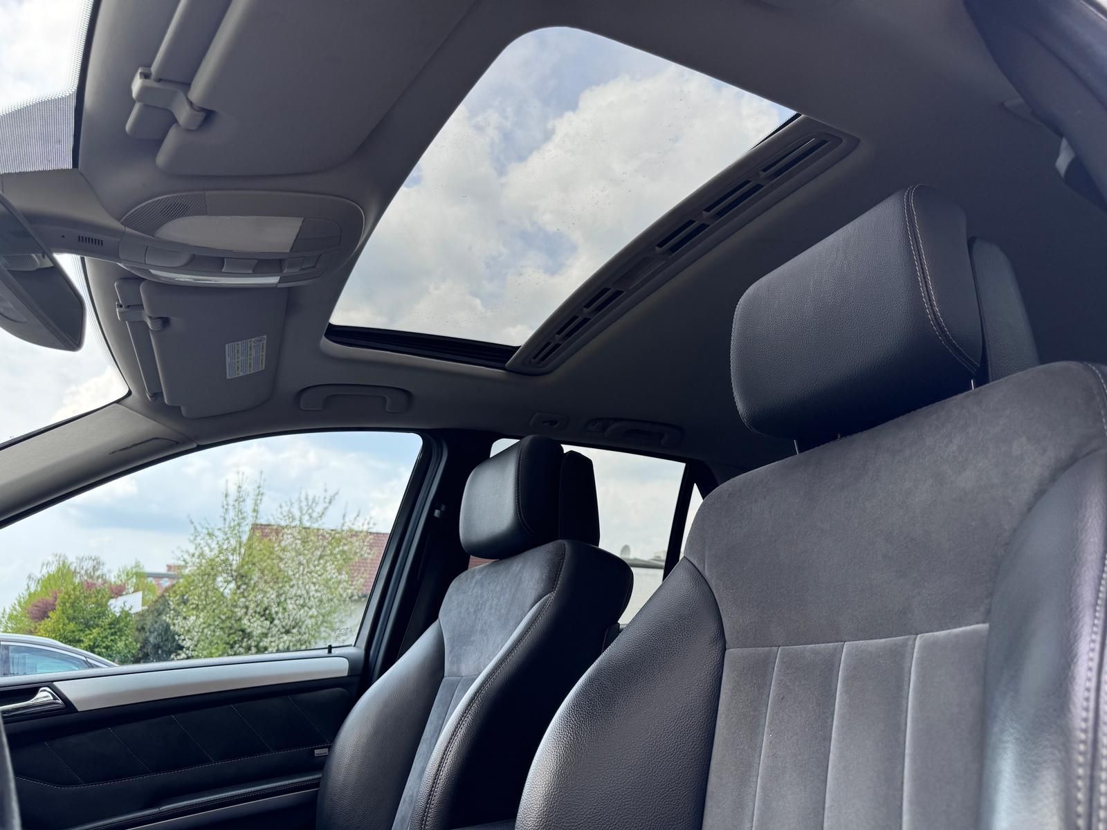 Fahrzeugabbildung Mercedes-Benz 3.0 CDI V6 BRABUS/PANO/AHK/RCAM/ALLWETTER/LED
