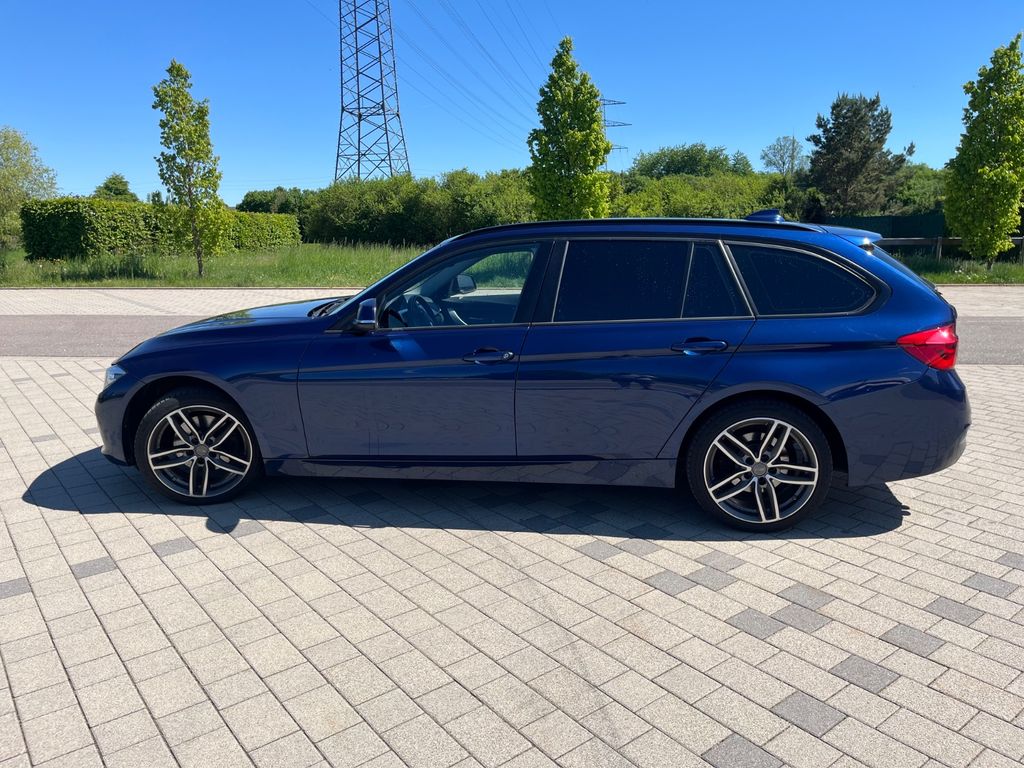 Image of BMW 320