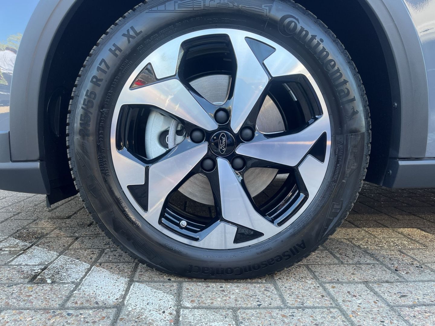 Fahrzeugabbildung Ford Tourneo Connect PHEV Active L1 mit vielen Extras