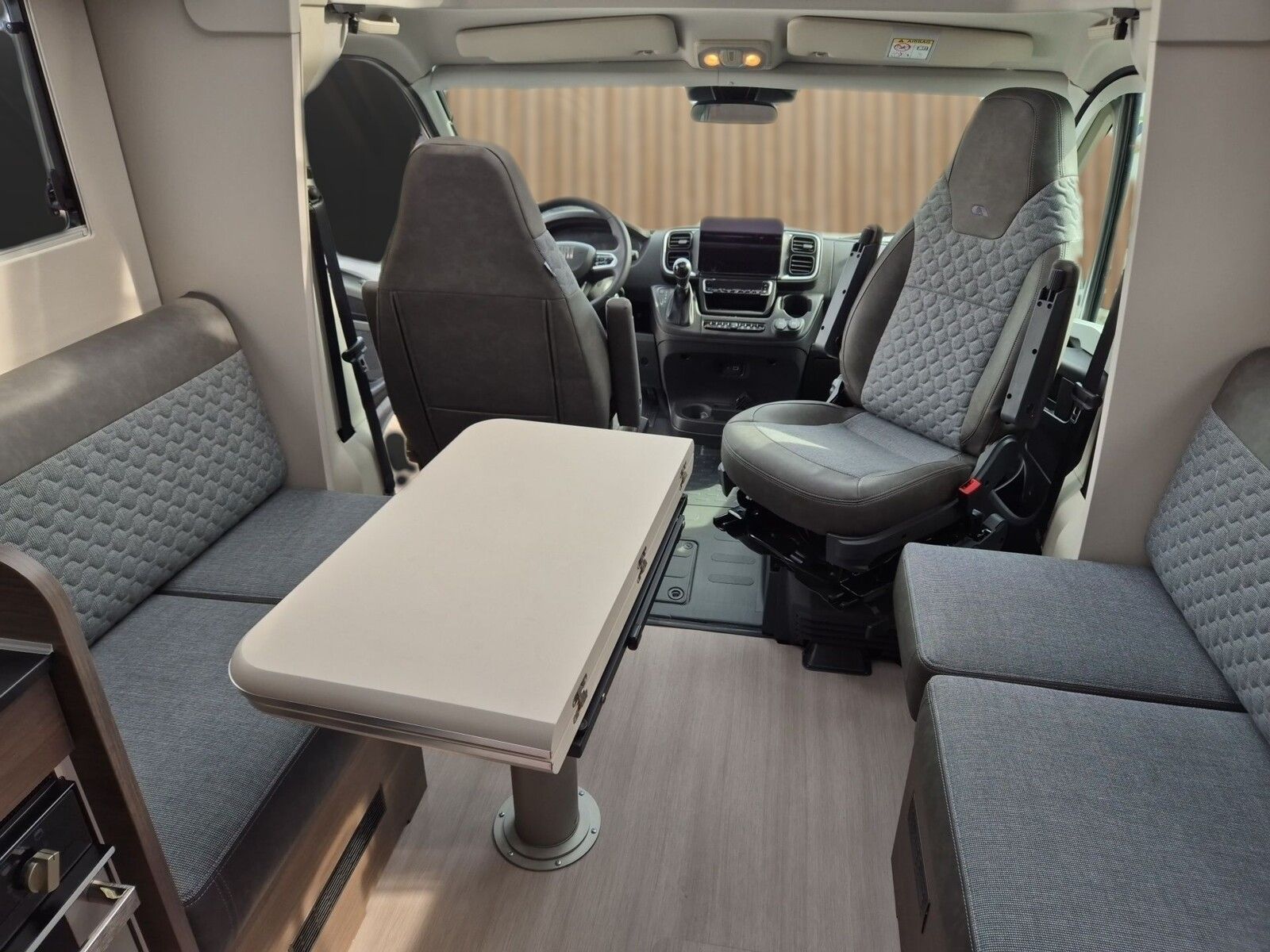 Fahrzeugabbildung Adria Coral Supreme 670 DL Klimaauto, LED, Navi, RFK