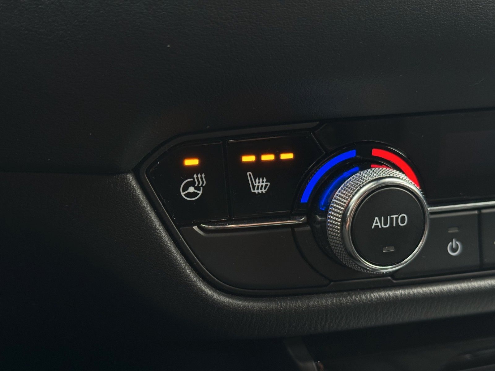 Fahrzeugabbildung Mazda 6 *ACC*360°*Matrix-LED*Bhz.Lenk*HUD*Carplay