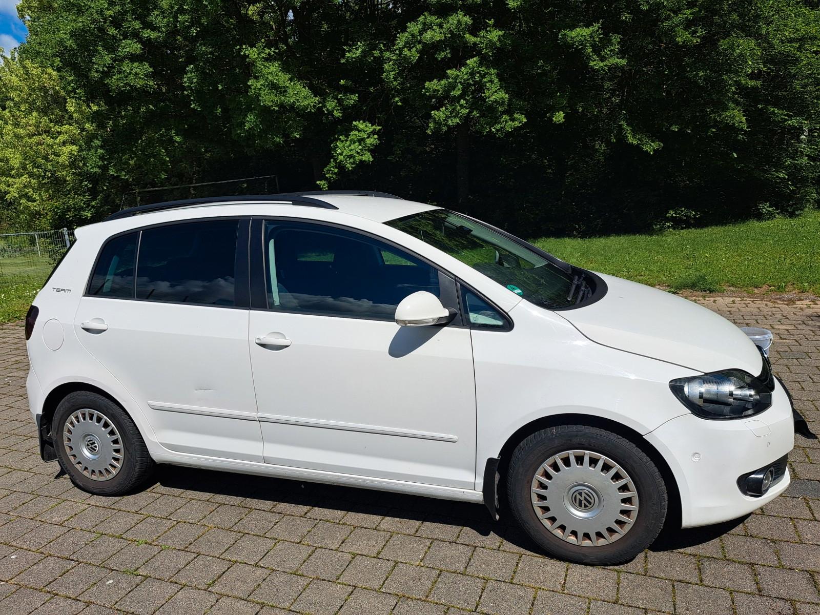 Volkswagen Golf Plus 2010 — салон