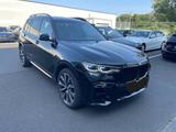 BMW X7 M50i A xDr Laser ACC AHK DAB Hifi 7-Sitzer - BMW X7 M50 aus 2021