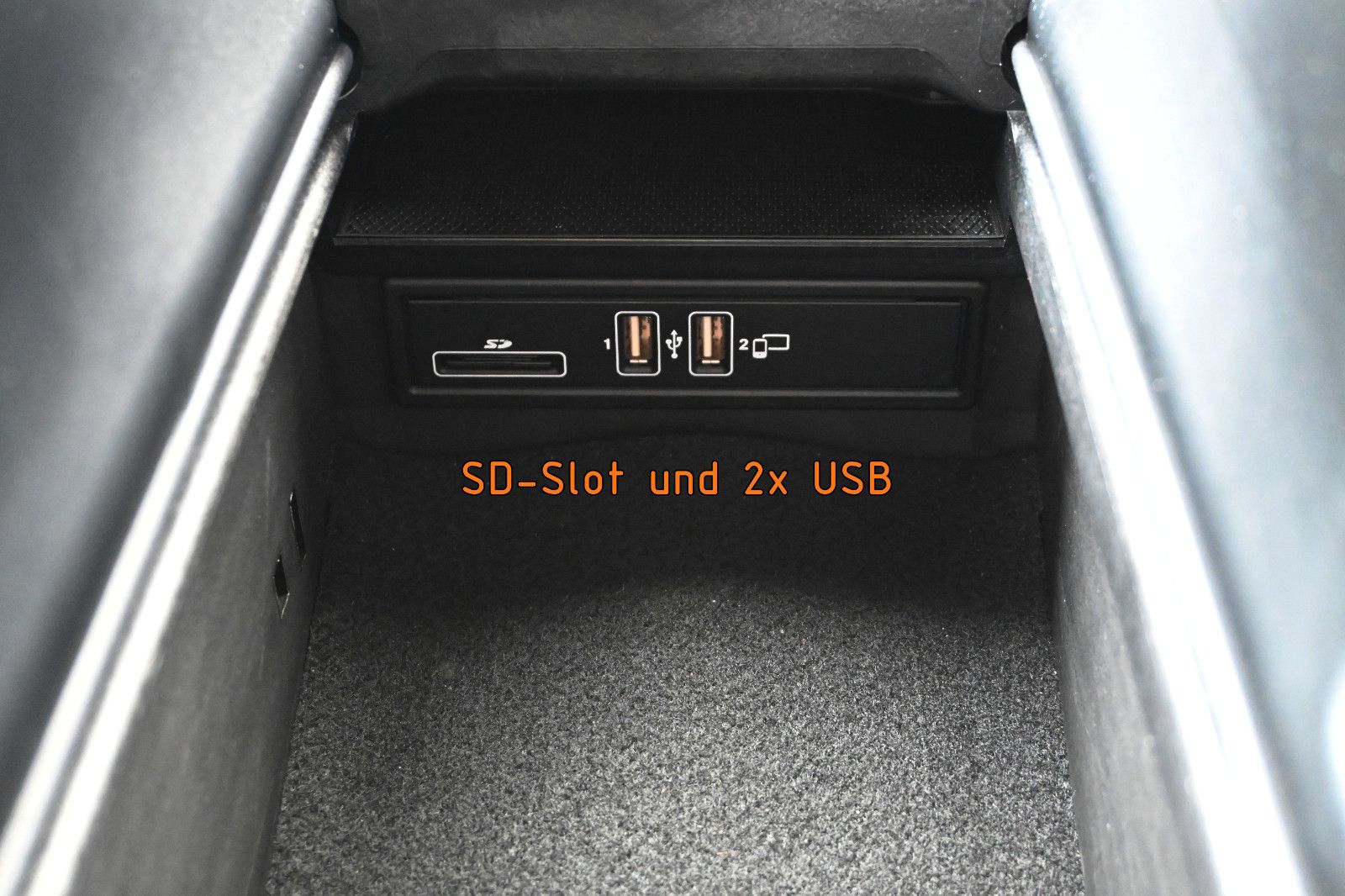 Fahrzeugabbildung Mercedes-Benz C 300 T Aut. Avantgarde °NIGHT°MULTIBEAM°KAMERA°