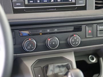 Volkswagen T6.1 Transporter DSG 9SITZER 2x KLIMA APP TEL