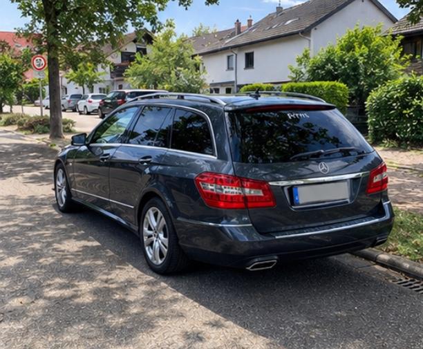 Mercedes-Benz E 220 CDI T BlueEFFICIENCY Standard